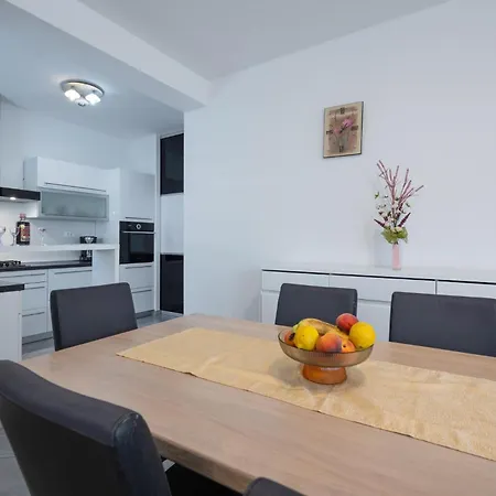 Lovely In With Kitchen * Susnjevica