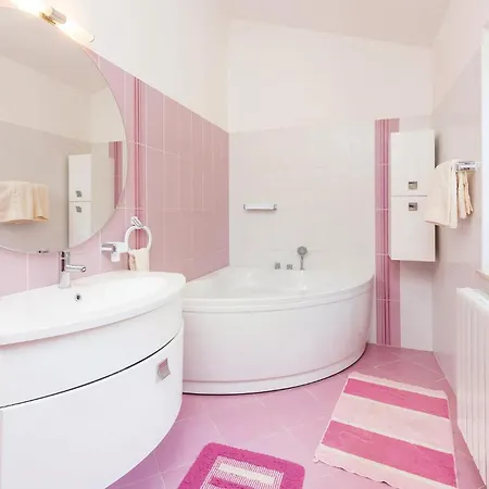 Lovely In With Kitchen * Susnjevica