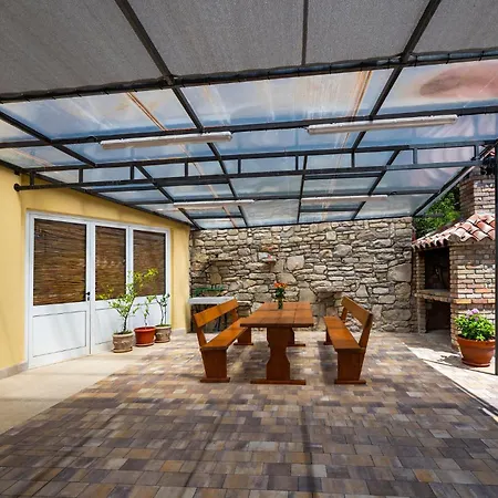 Lovely In With Kitchen Holiday home