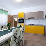 Tatil Evi Lovely In With Kitchen *