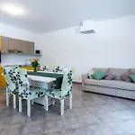 Lovely In With Kitchen