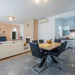 Lovely In With Kitchen *